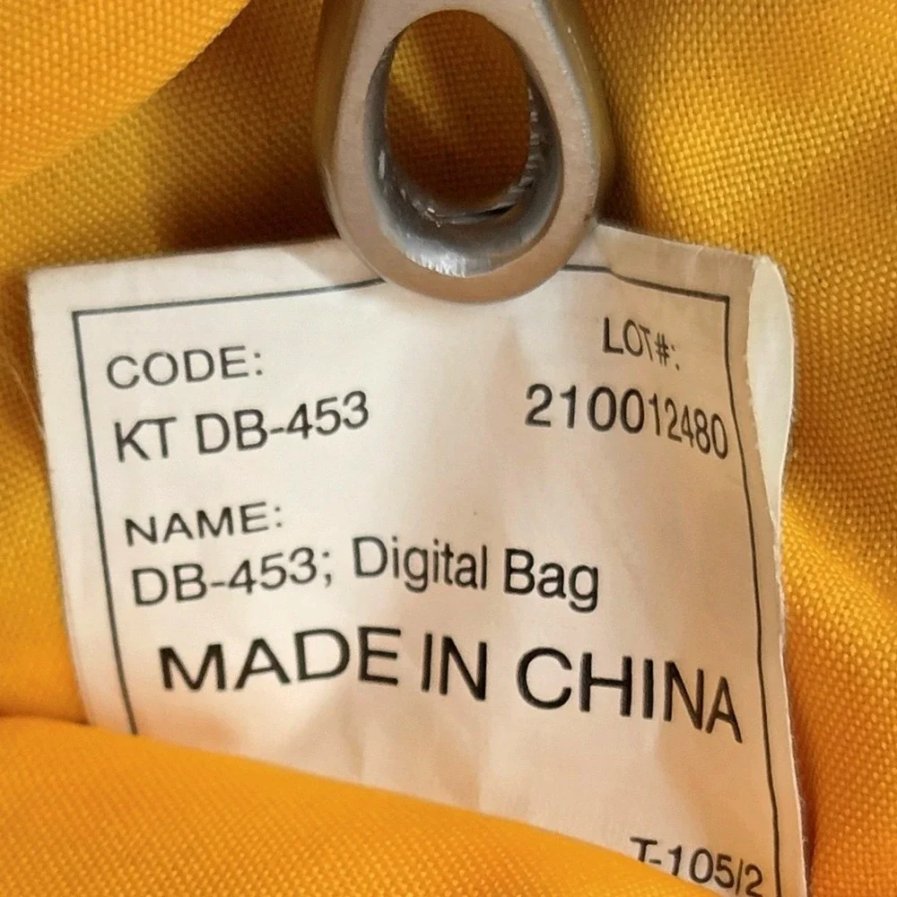 Kata DB-453 Black Digital Messenger Shoulder Camera‎ Bag Padded Tech Case EUC